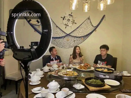 kk体育赛事直播 KK体育赛事直播 vs 传统观赛:一个行业观察者的深度对比